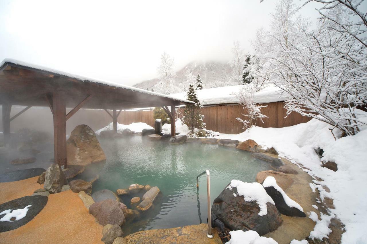 Hotakasou Club Vandrarhem Takayama  Exteriör bild
